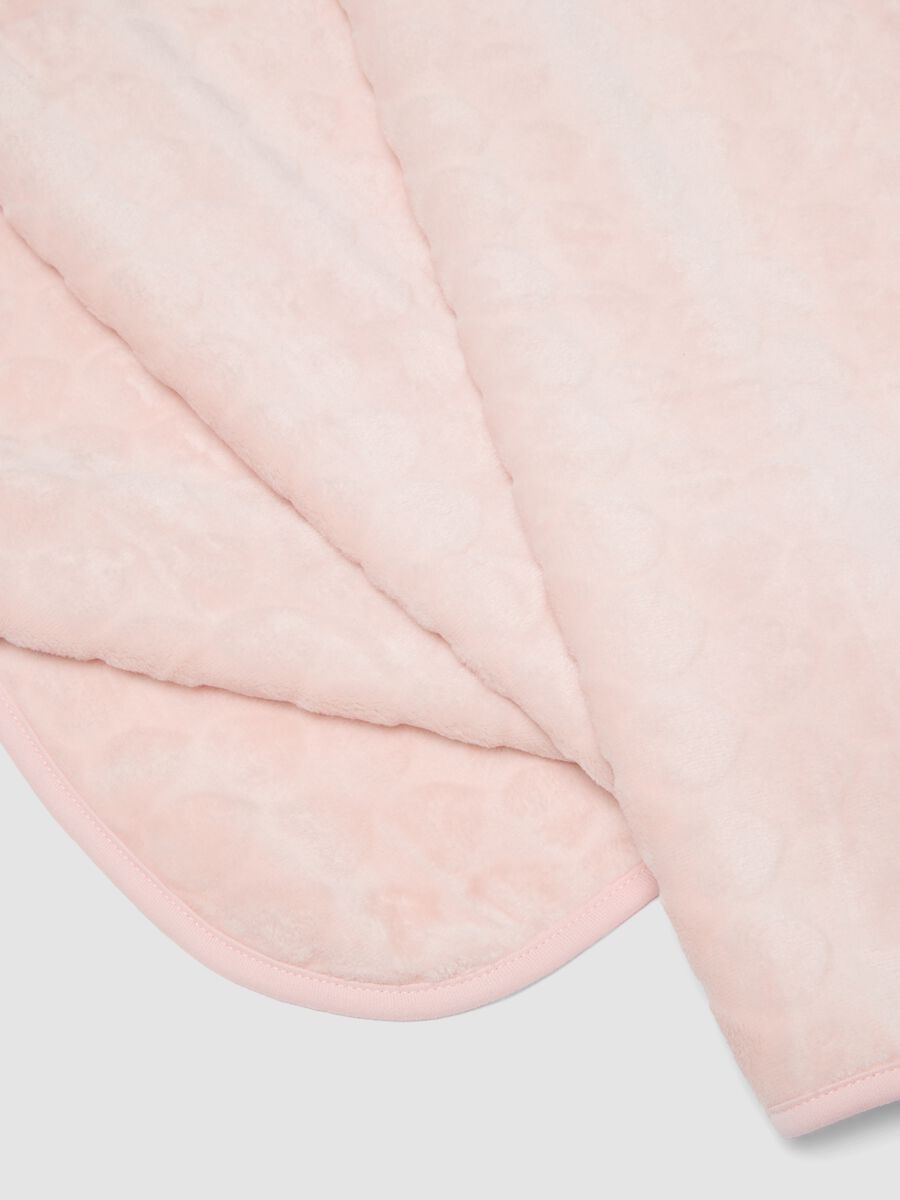 Copertina rosa in cotone organico con motivo jacquard effetto pelliccia_2
