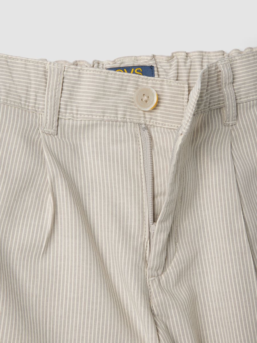 Bermuda beige a righe in cotone elasticizzato da bambino regular fit_2