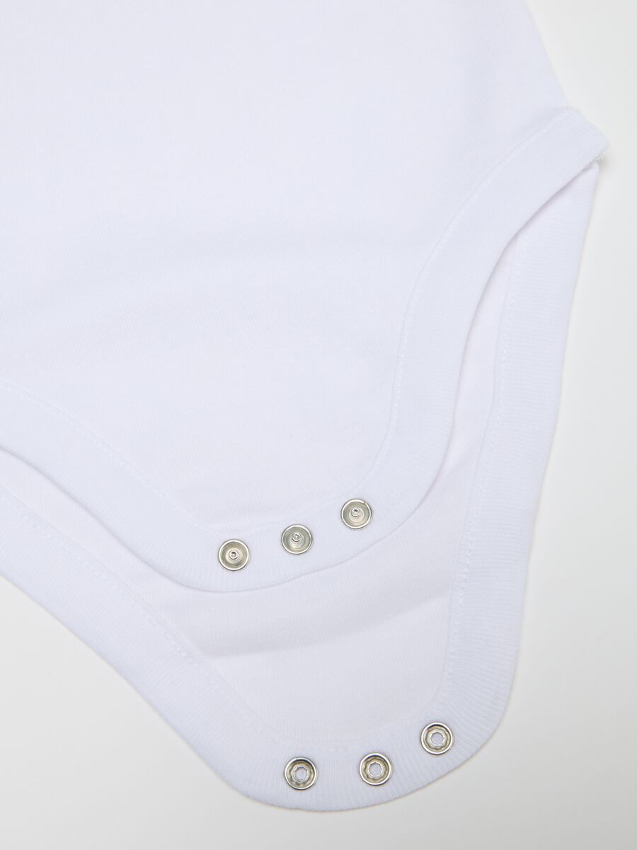 White newborn cotton bodysuit tripack_3