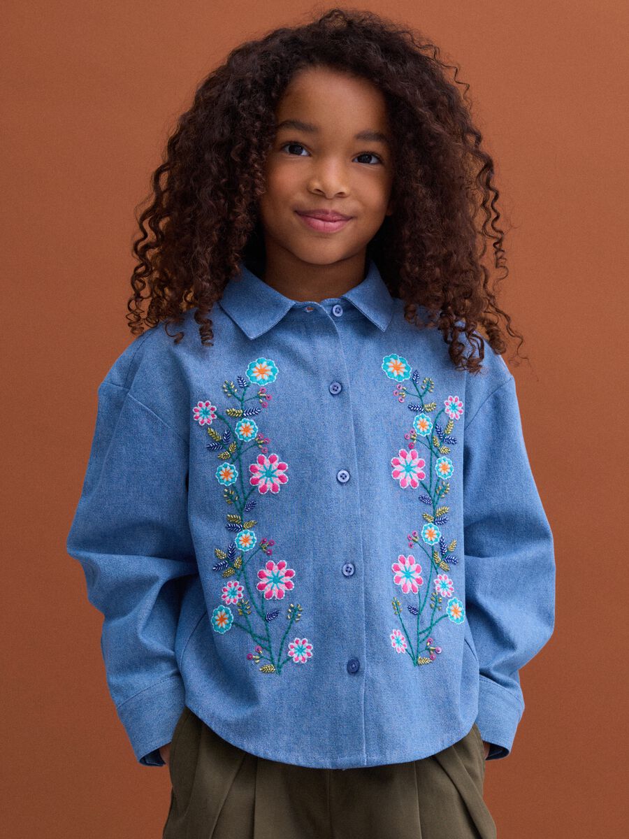Camicia denim azzurra in puro cotone organico ricamata_0