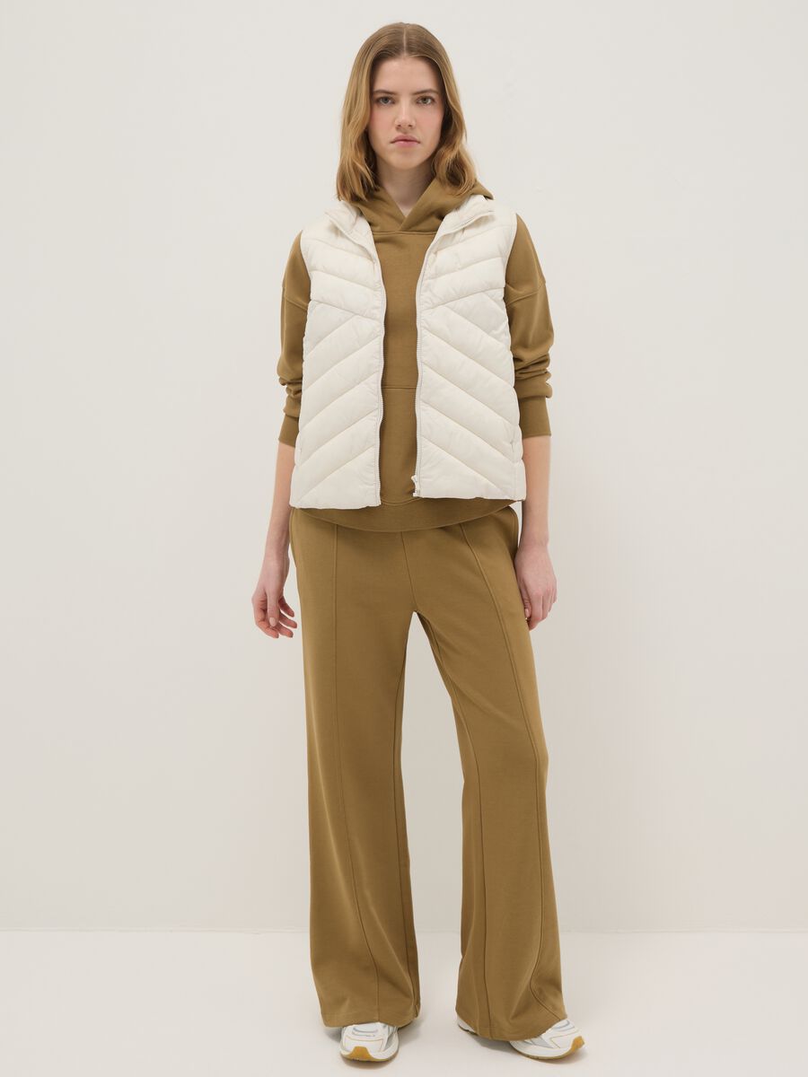 White padded regular fit gilet with zip_1