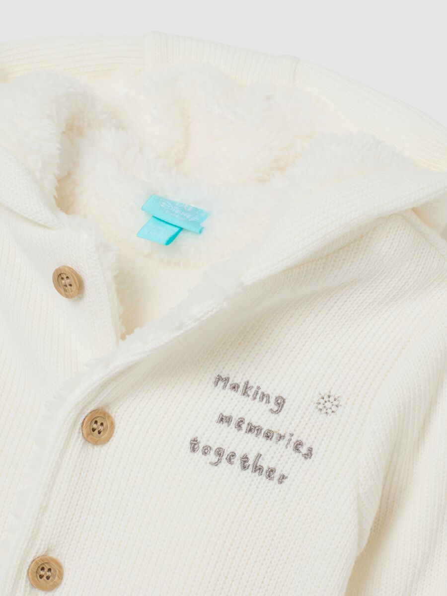 White cotton blend baby onesie with hood and buttons_2