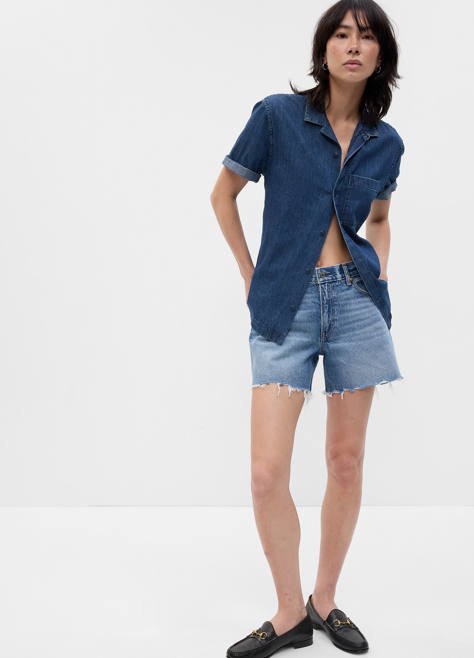 Low-rise denim shorts