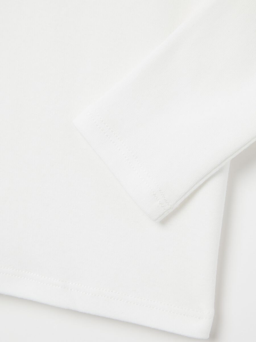 Long-sleeved T-shirt with high neck_3