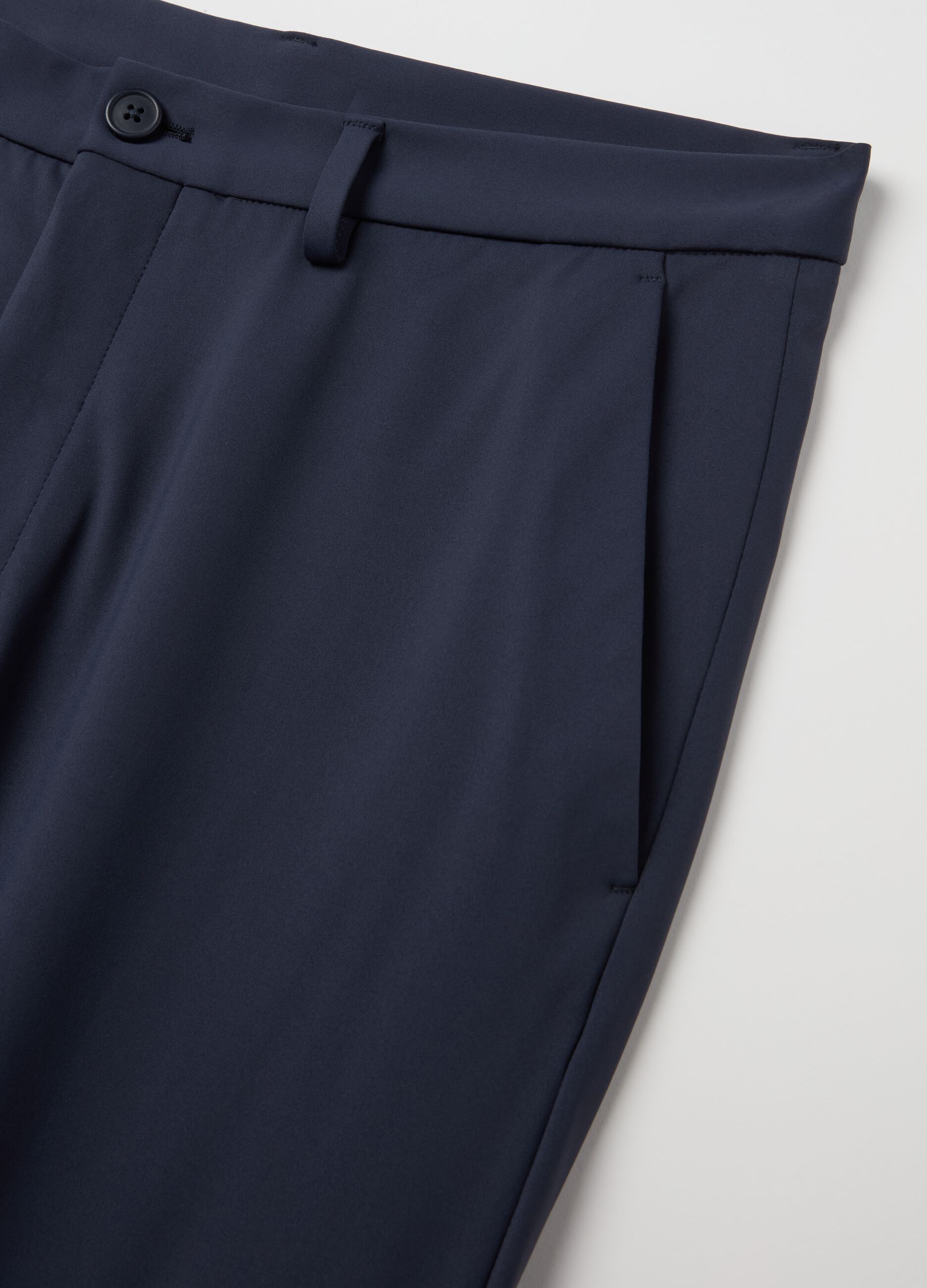 Pantalone chino in tessuto tecnico