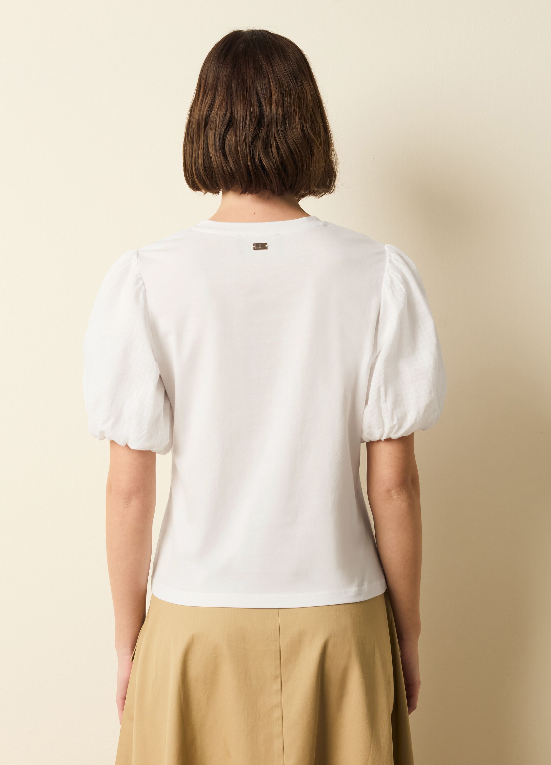 T-shirt with puff sleeves