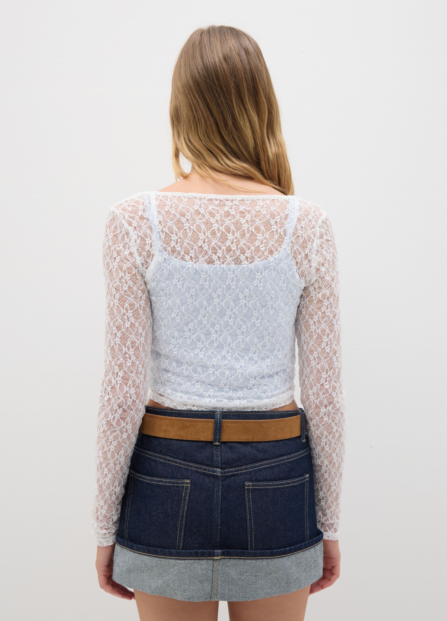 White long top in stretch fabric