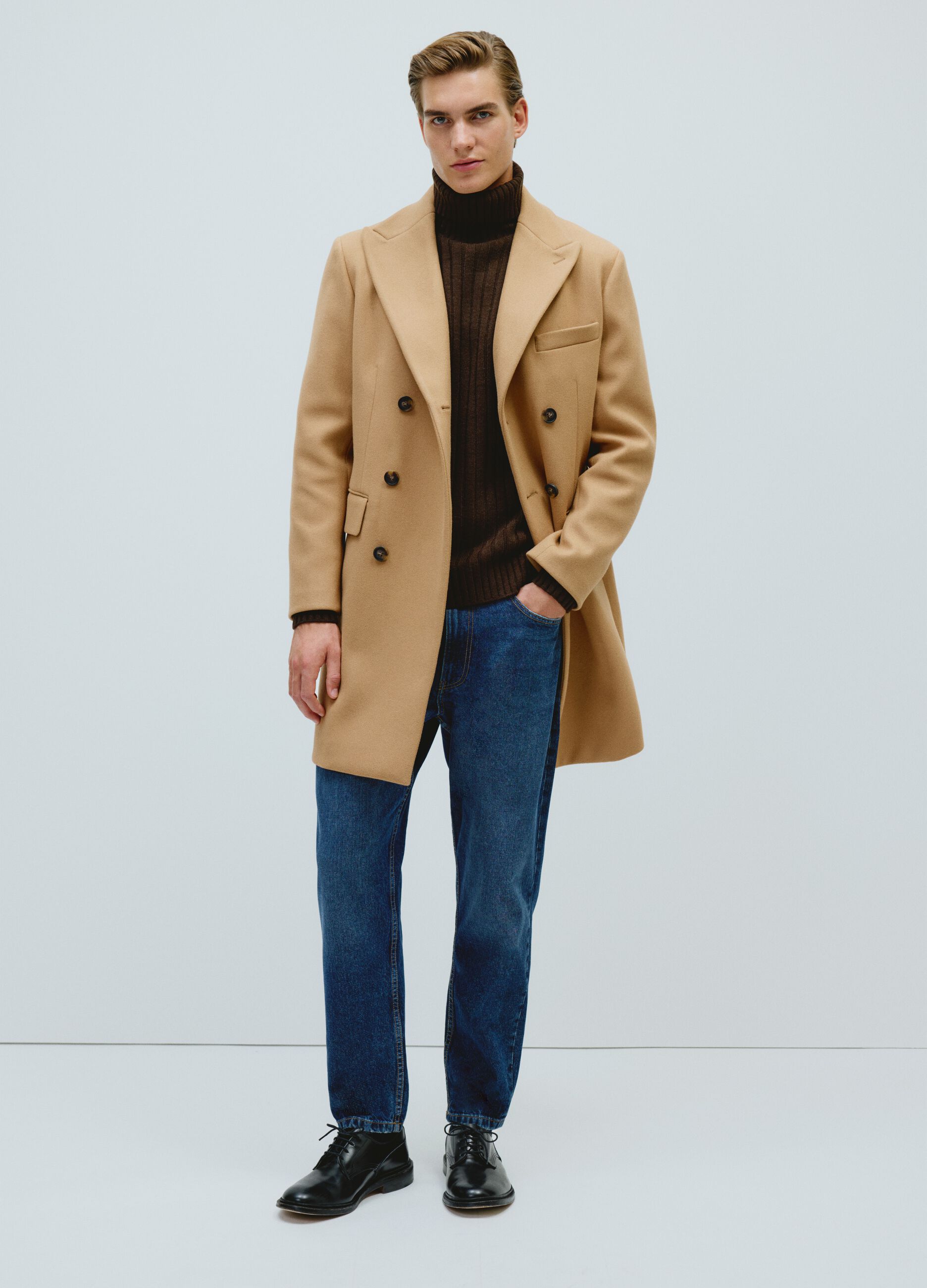 Elegant brown regular fit coat with buttons