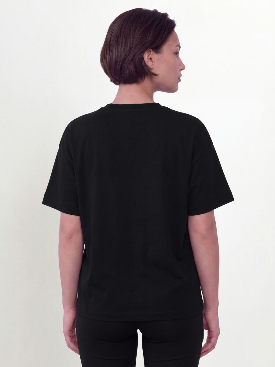 T-shirt girocollo nera in misto cotone e modal elasticizzato regular fit_3