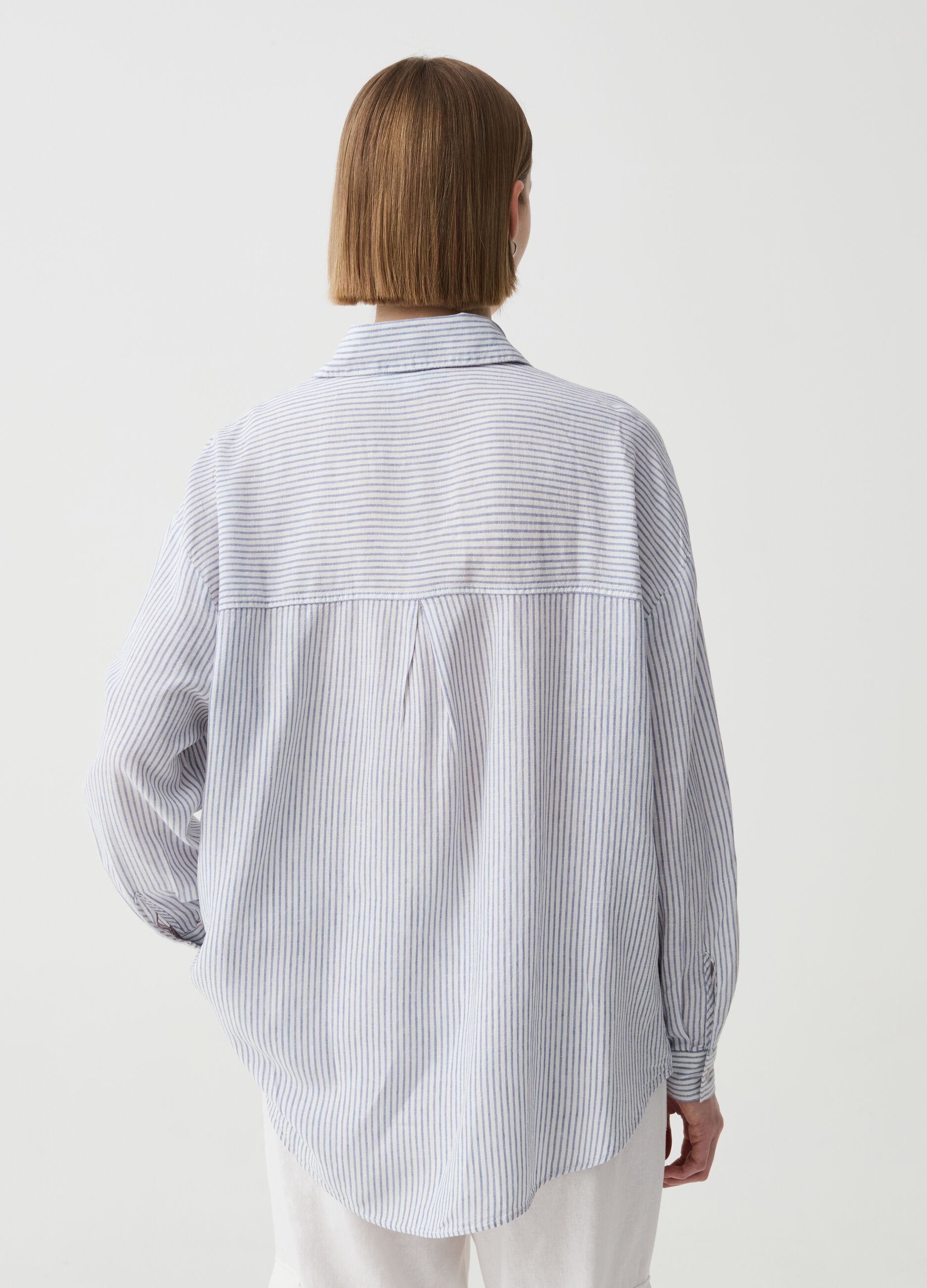 Linen and viscose oversized shirt with pocket