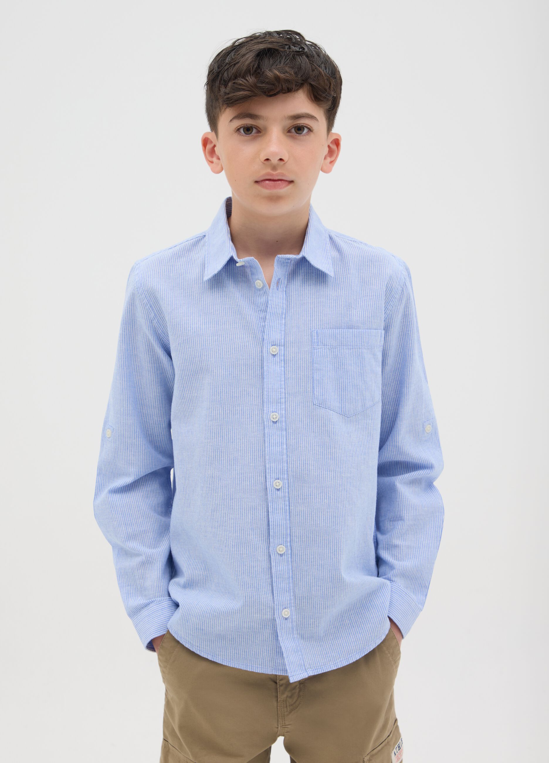 Boys’ light blue regular-fit shirt in cotton and linen blend