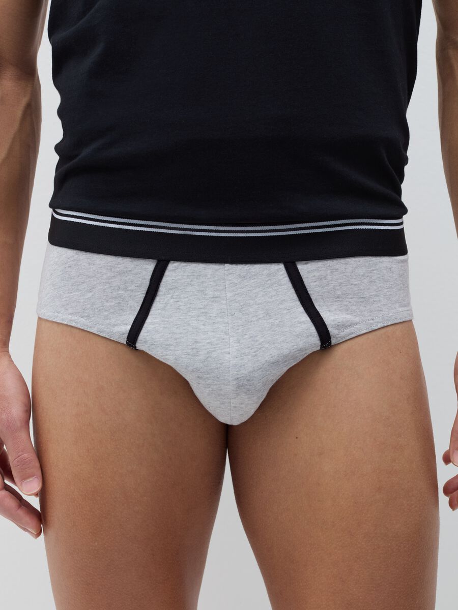 Three-pack briefs in stretch cotton with striped detail_1