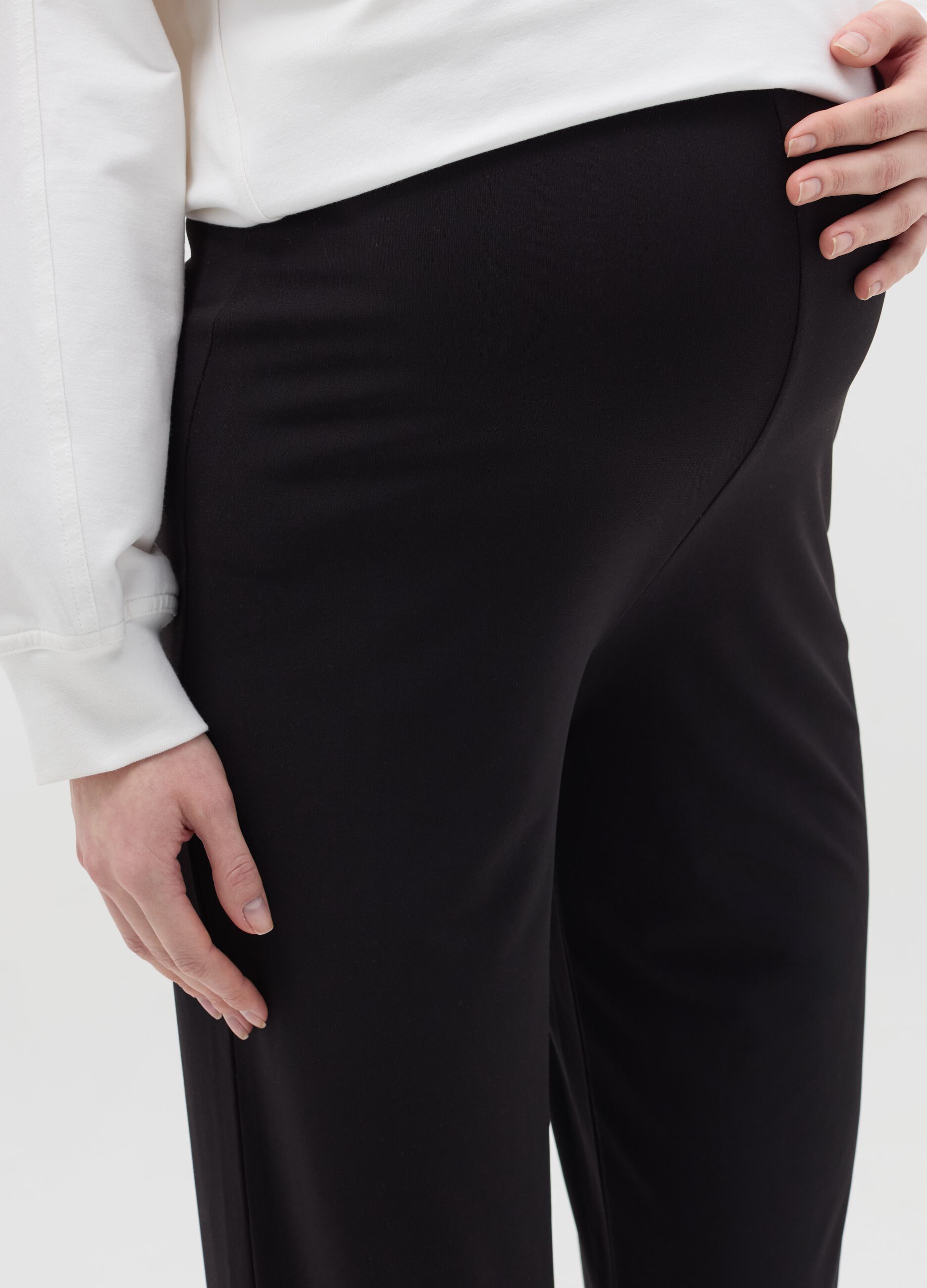 Solid colour maternity trousers