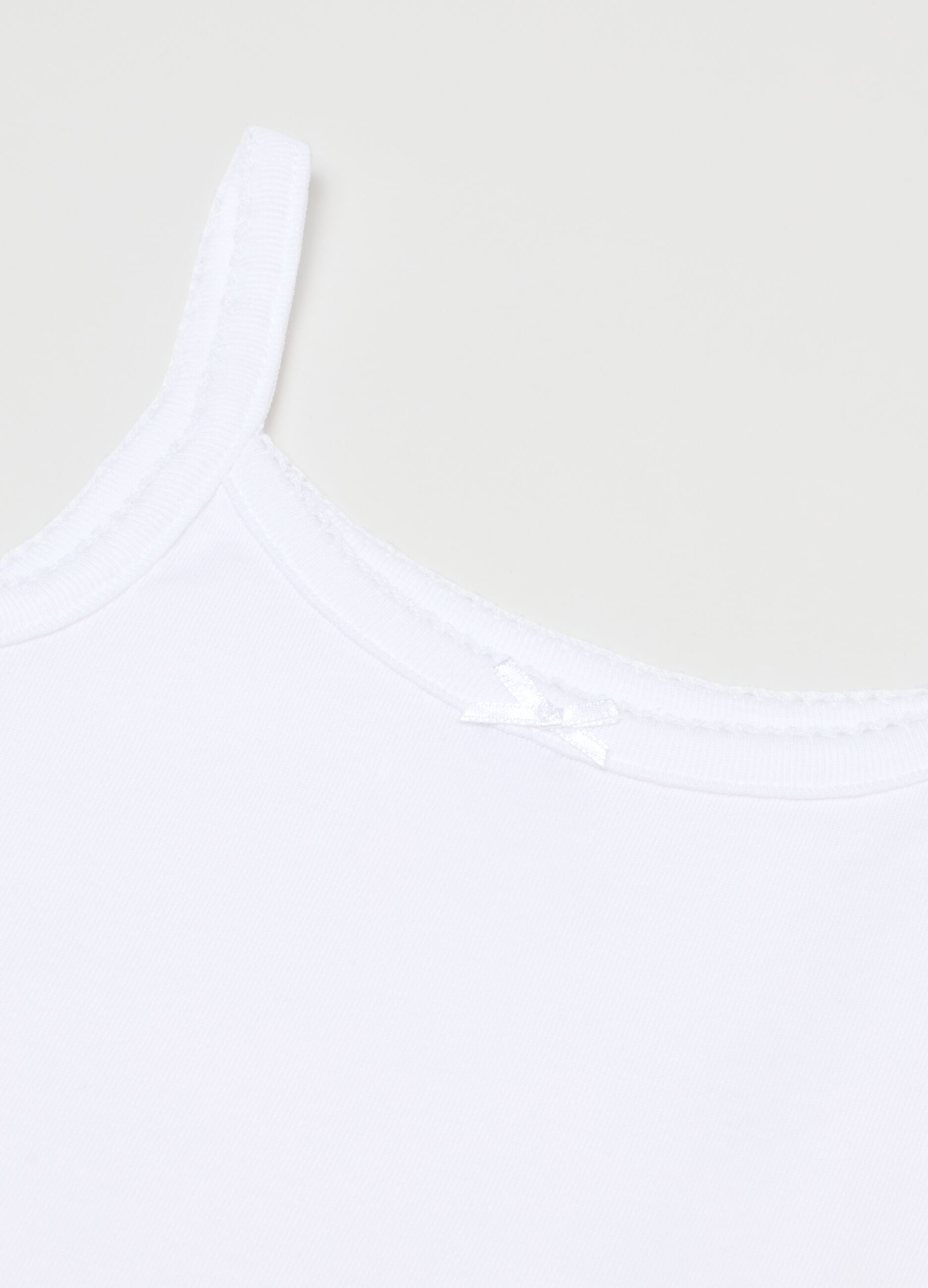 Twin pack of white girls' vests in pure cotton regular fit