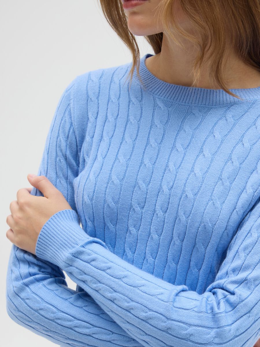 Blue Pullover with Round Neck_3