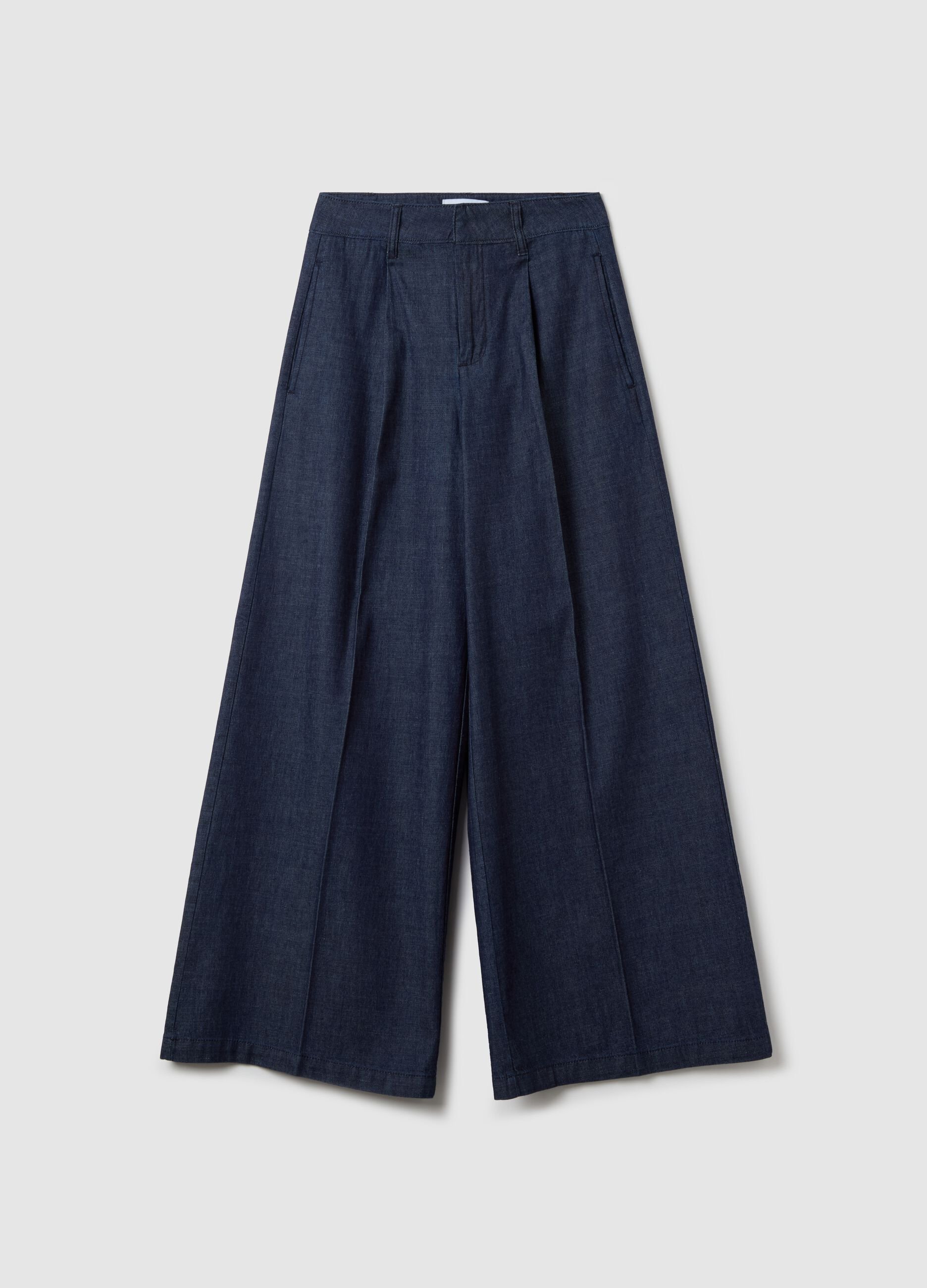 Wide-leg fluid trousers with darts
