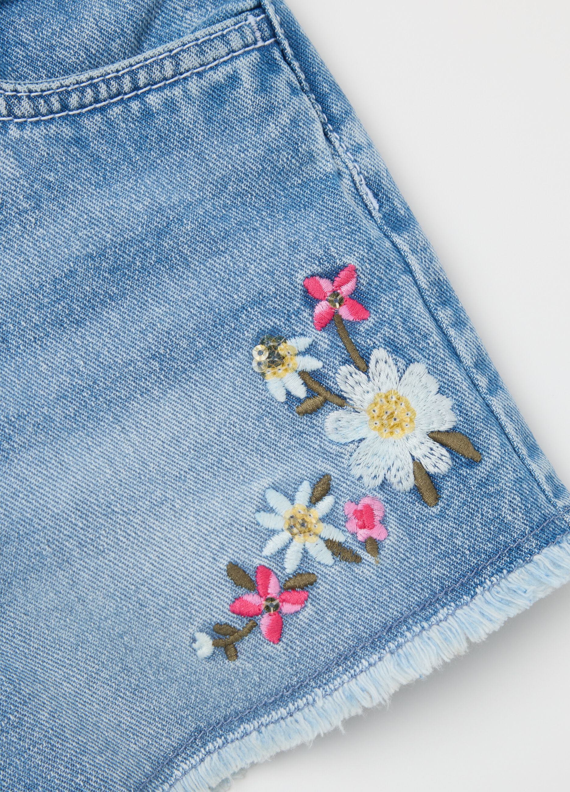 Girls' denim shorts with floral embroidery