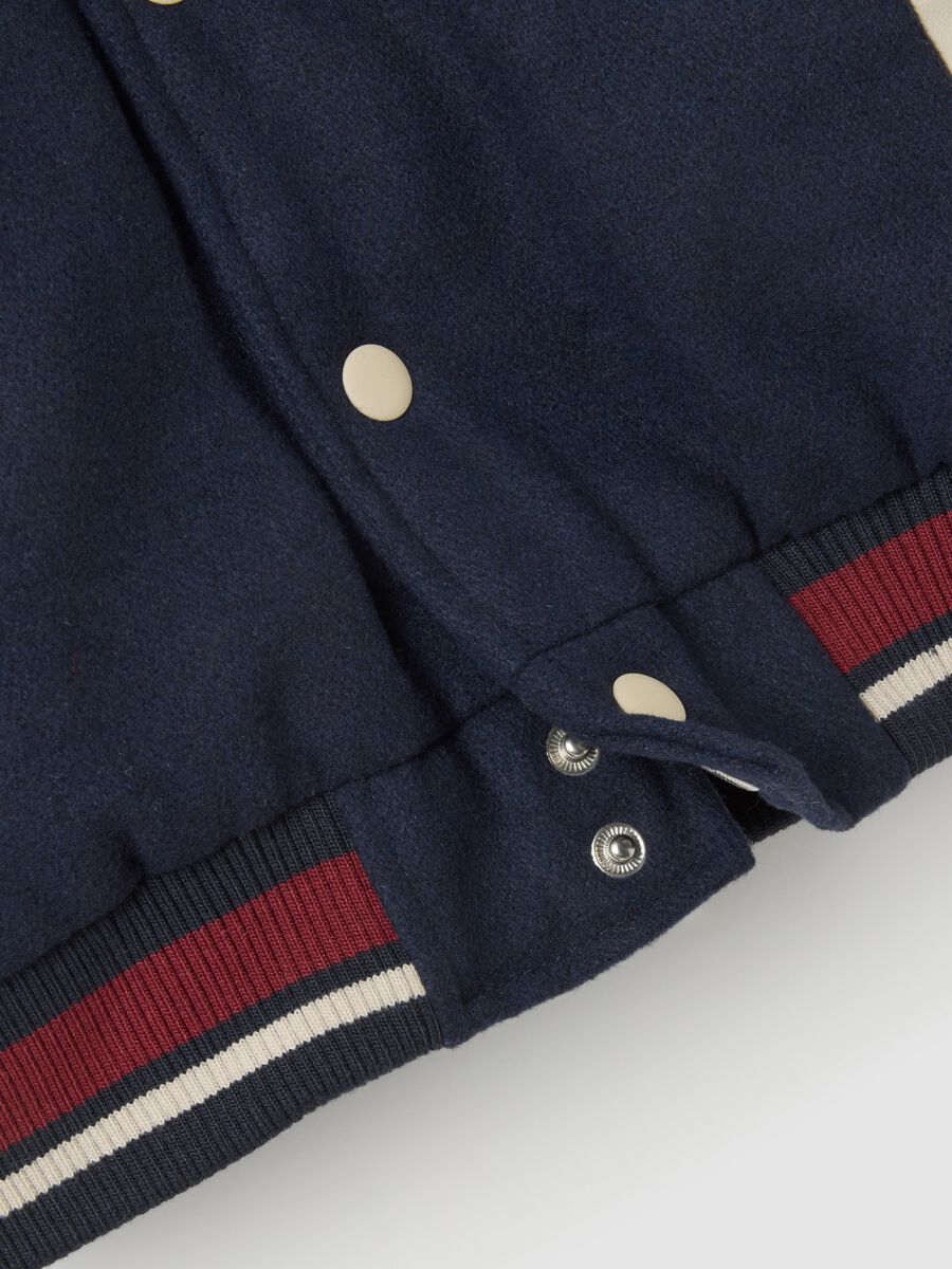 Giacca da bambino multicolor con cappuccio removibile_3