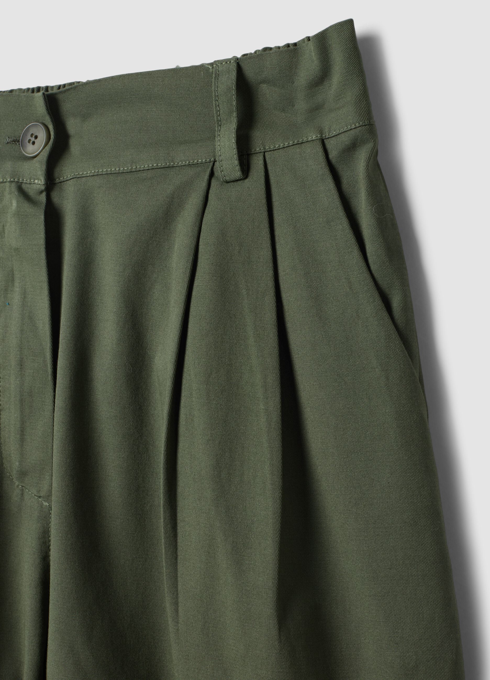 Green stretch cotton shorts