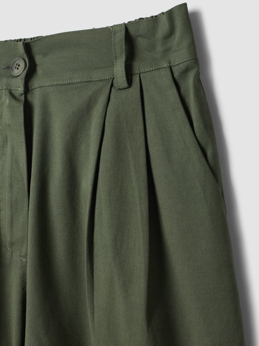 Green stretch cotton shorts_5