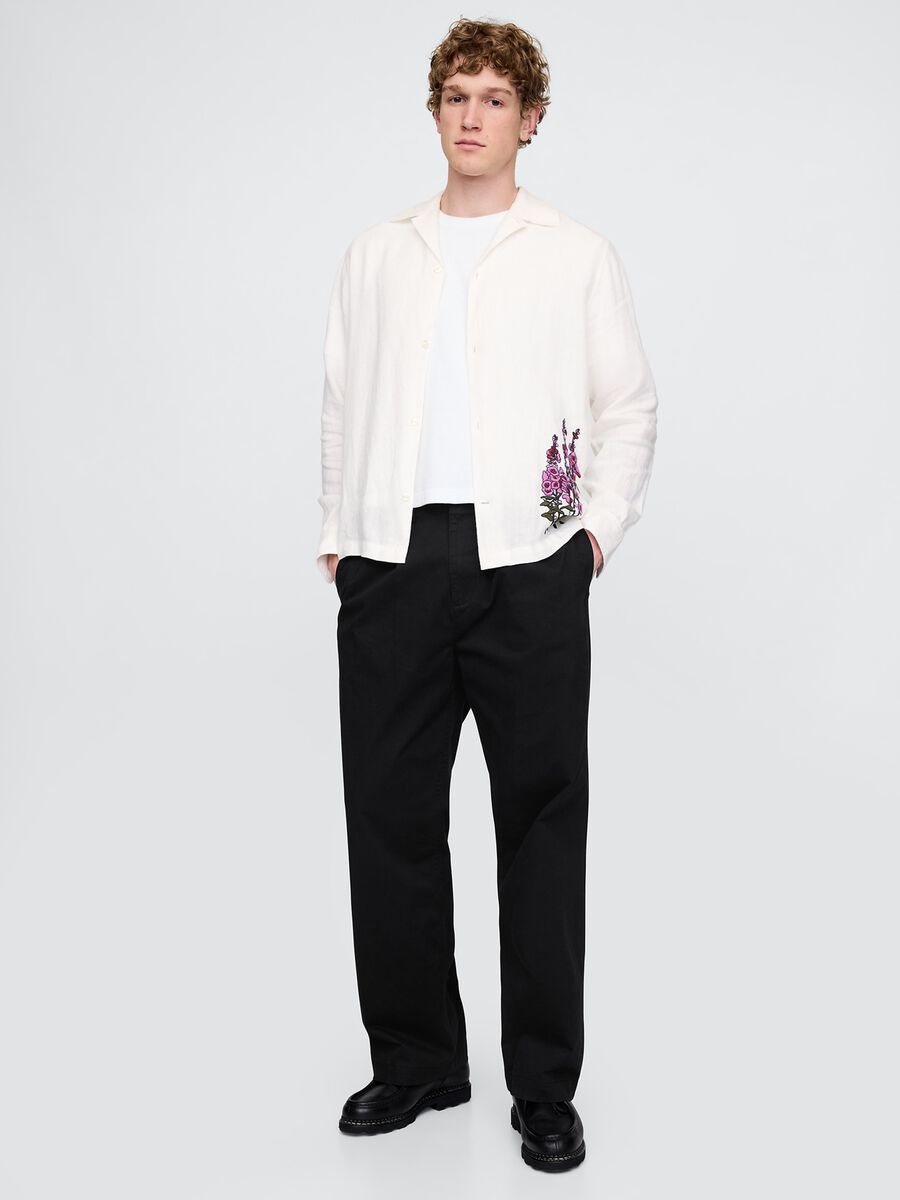 White Shirt with Floral Embroidery_1