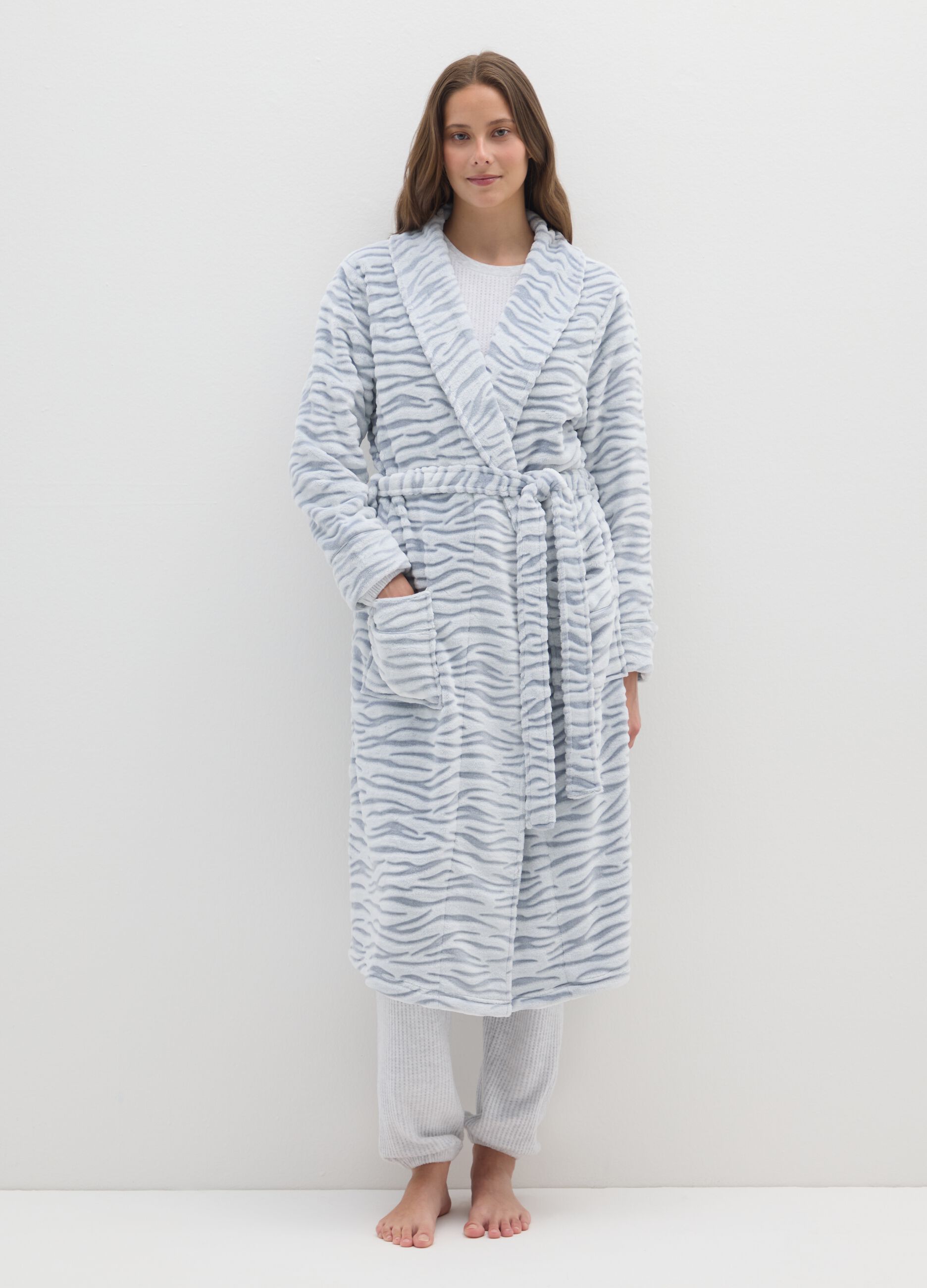 Multicolour dressing gown with belt and pockets