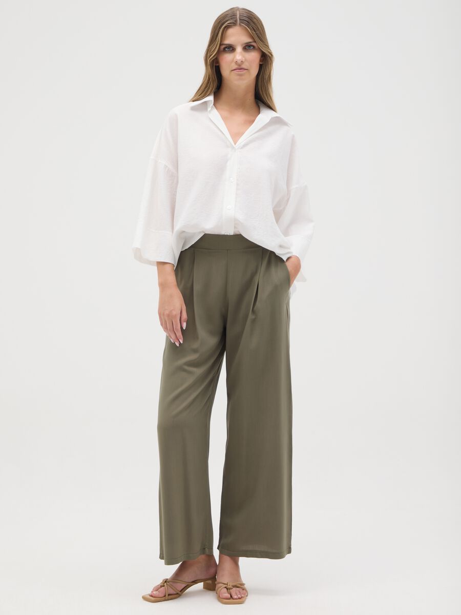 Women's regular fit green viscose trousers_0