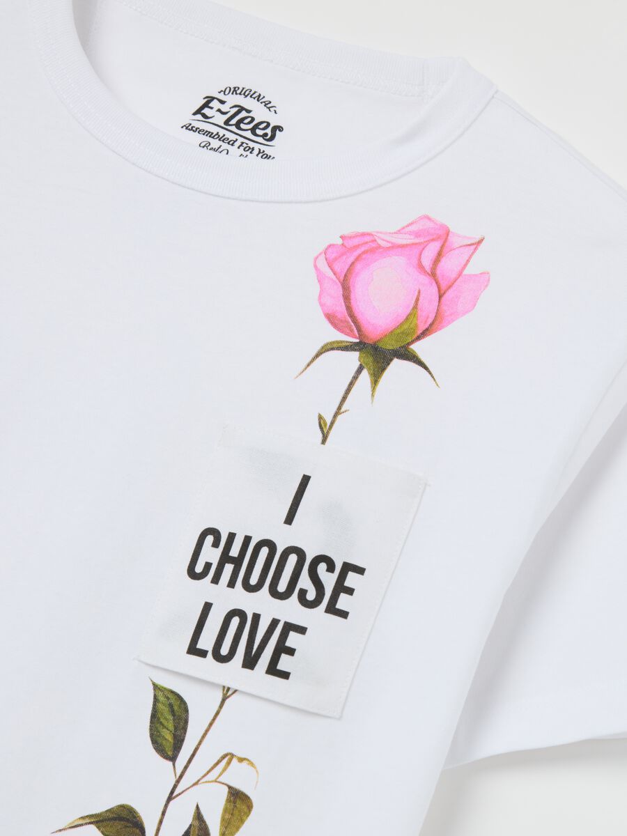 White T-shirt with "I Choose Love" print_5