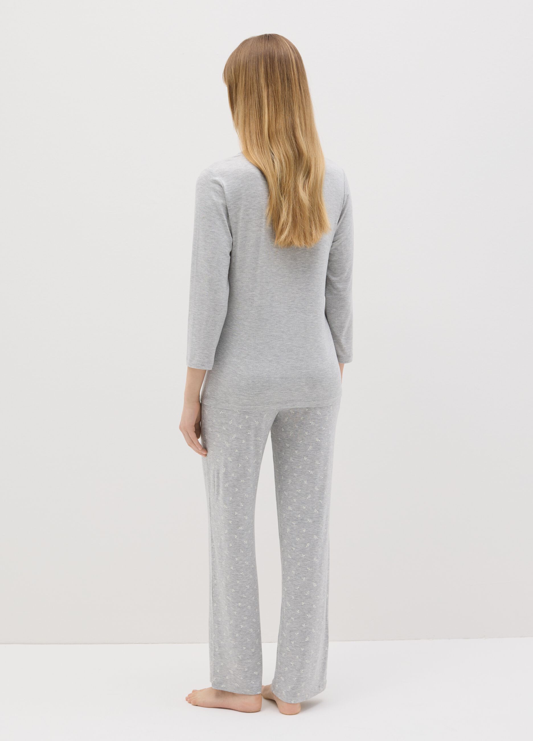 Mélange pyjamas with small leaves print