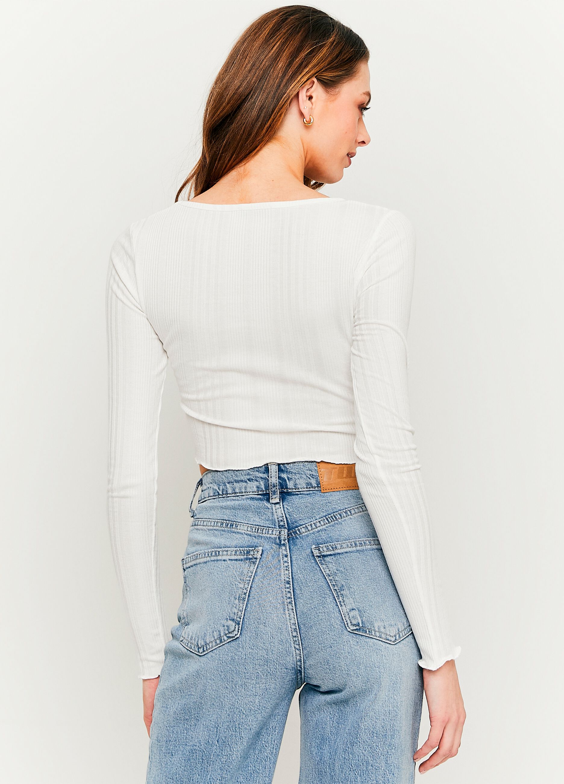 Crop T-shirt with long sleeves