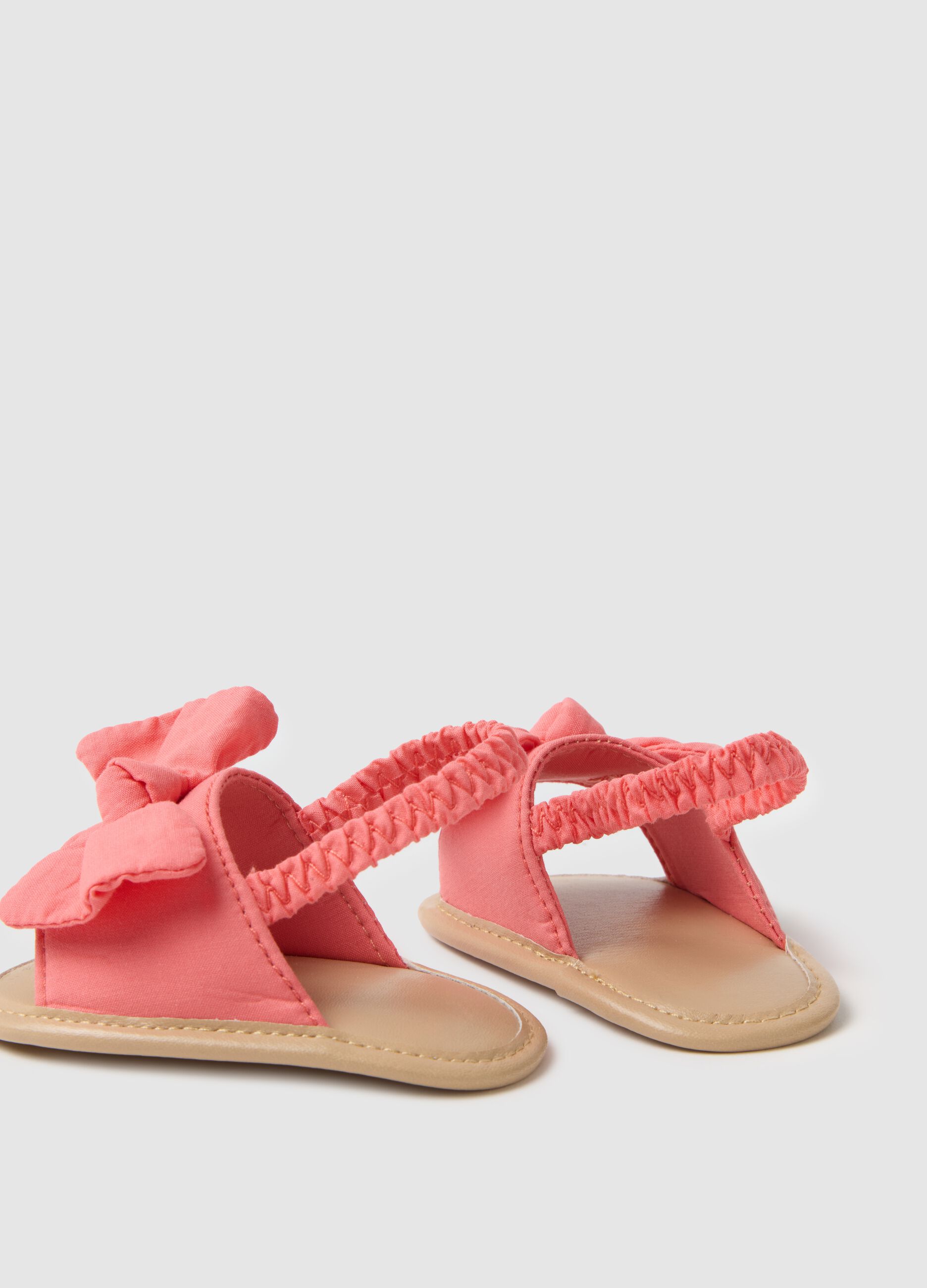 Sandali da bambina in cotone rosa con fiocco