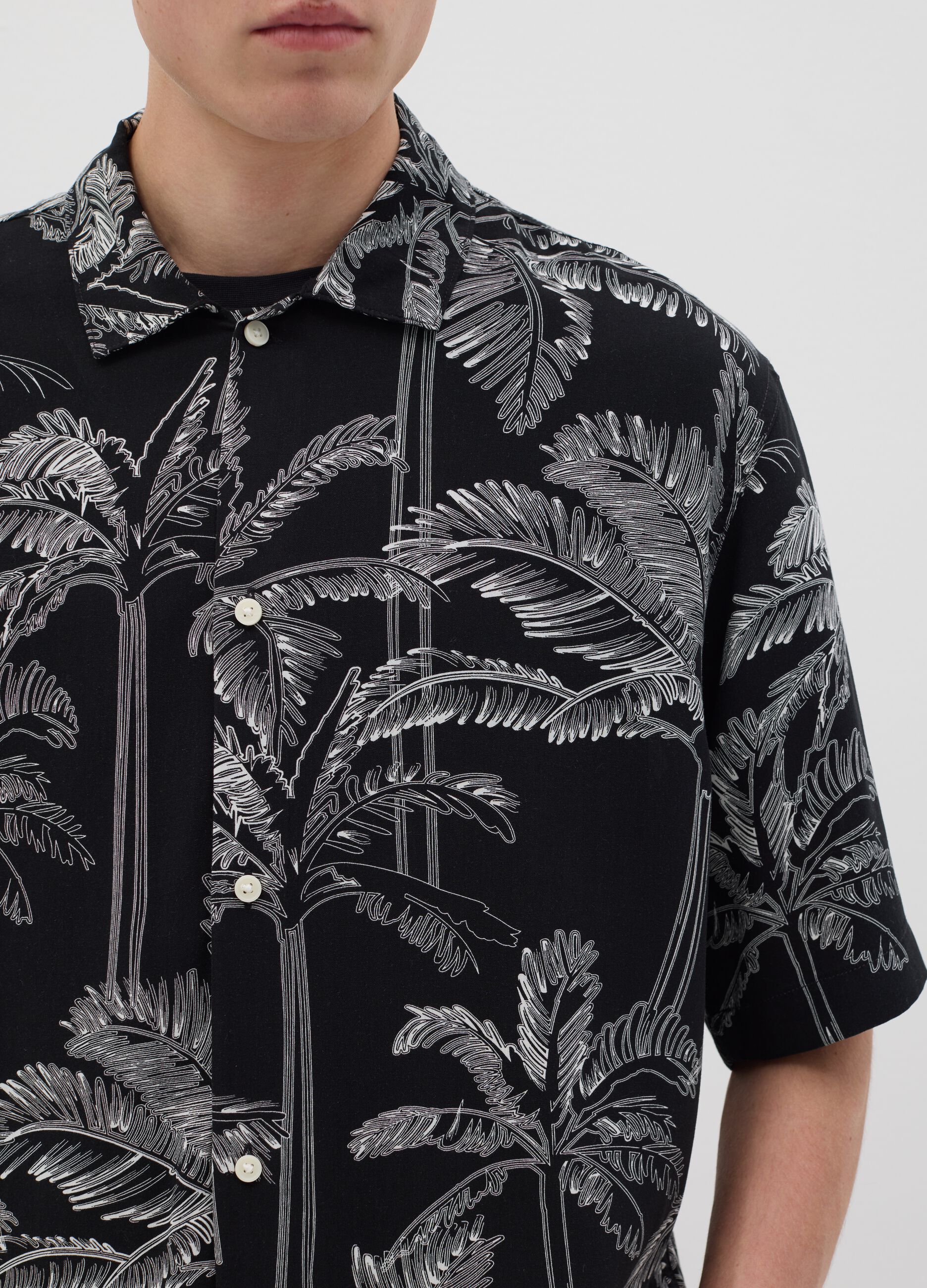 Short sleeve viscose palm print shirt