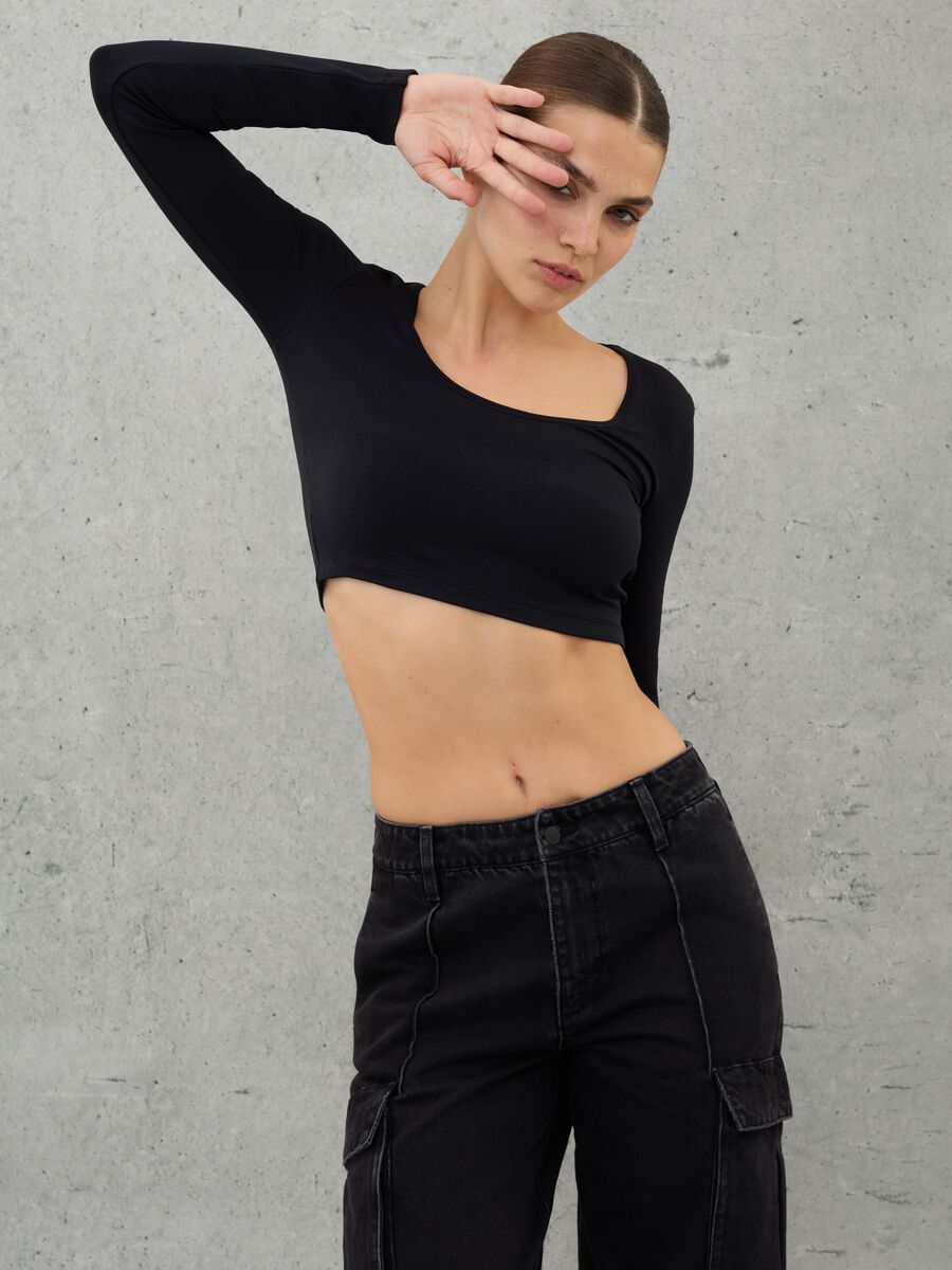 Cut Out Crop Longsleeve Black_2