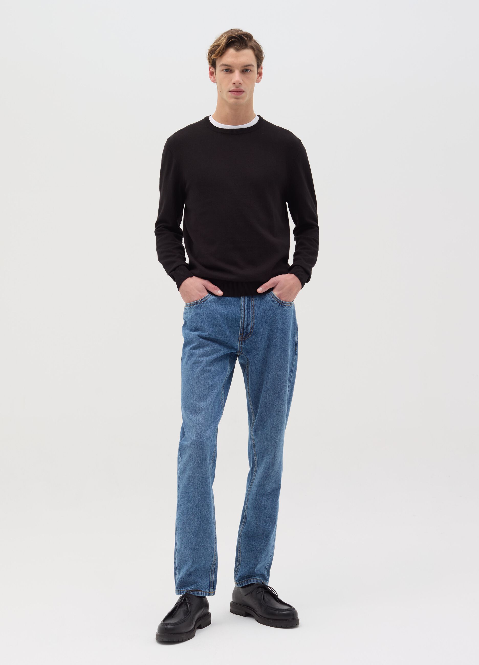 Round neck pullover