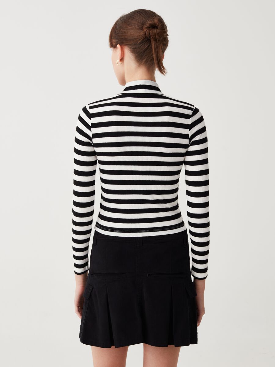 T-shirt a righe mock neck_2