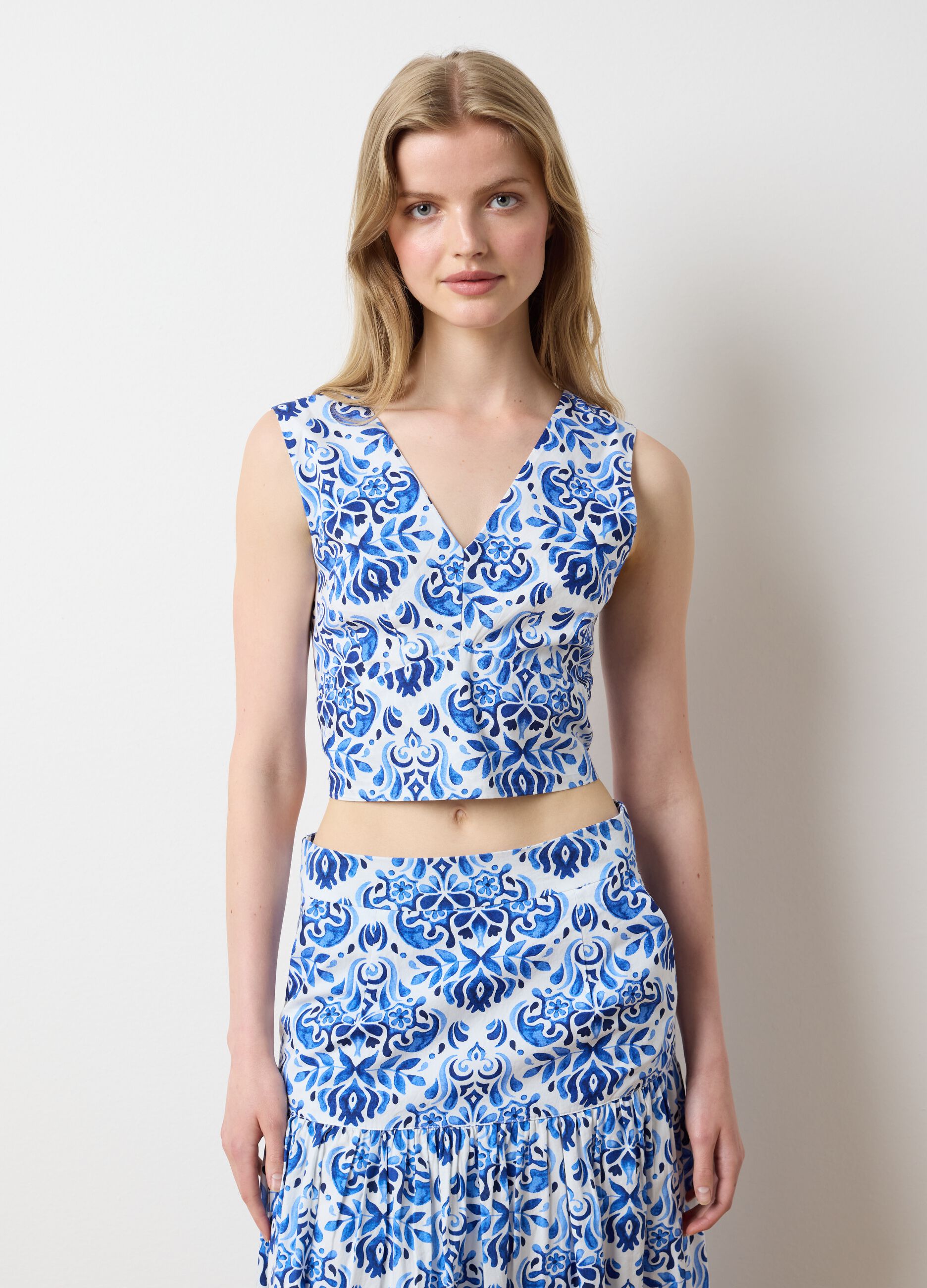 Women's Multicolour Pure Cotton Slim Fit Crop Top with Print