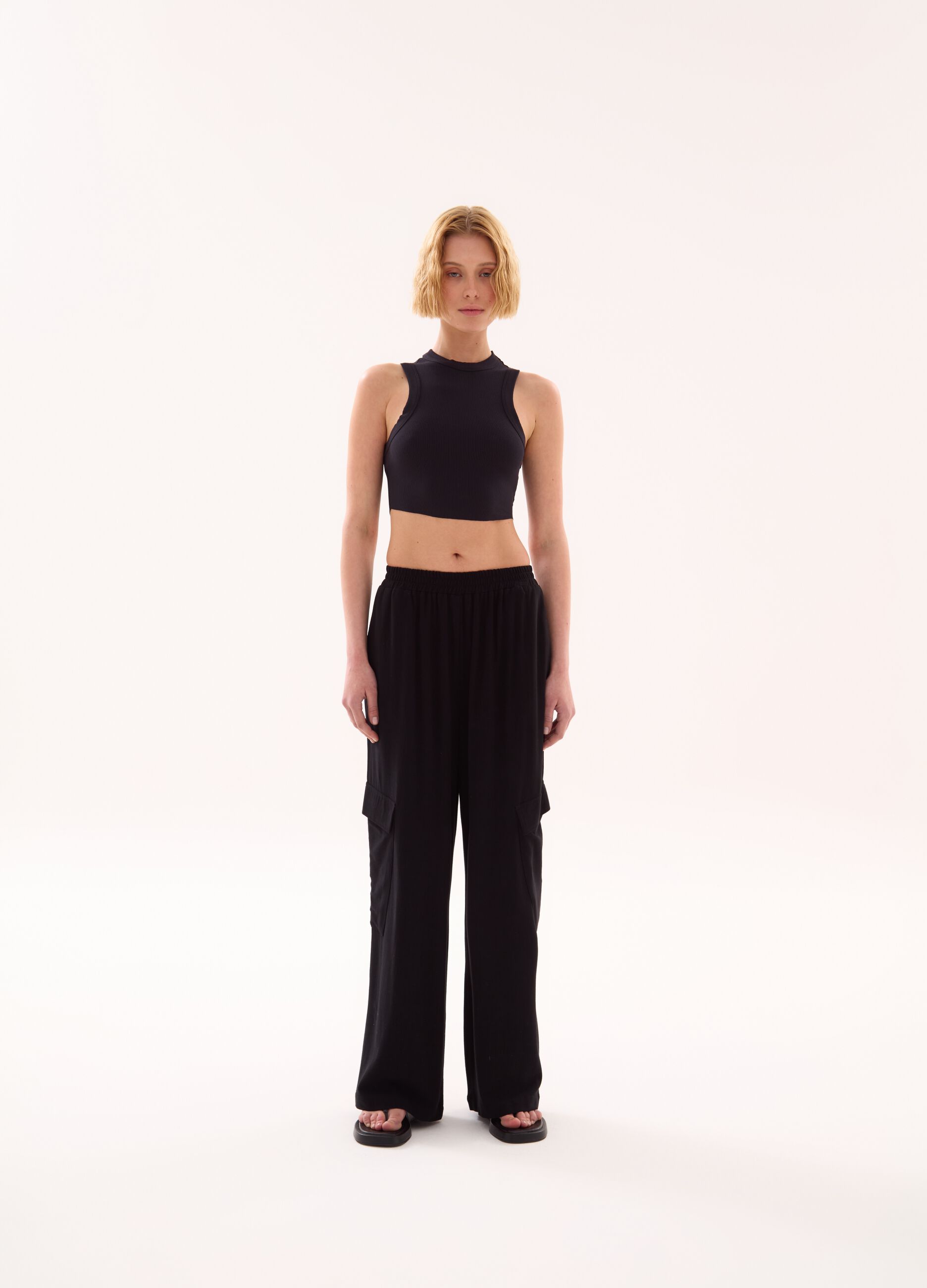 Wide-Leg Linen Cargo Trousers Black