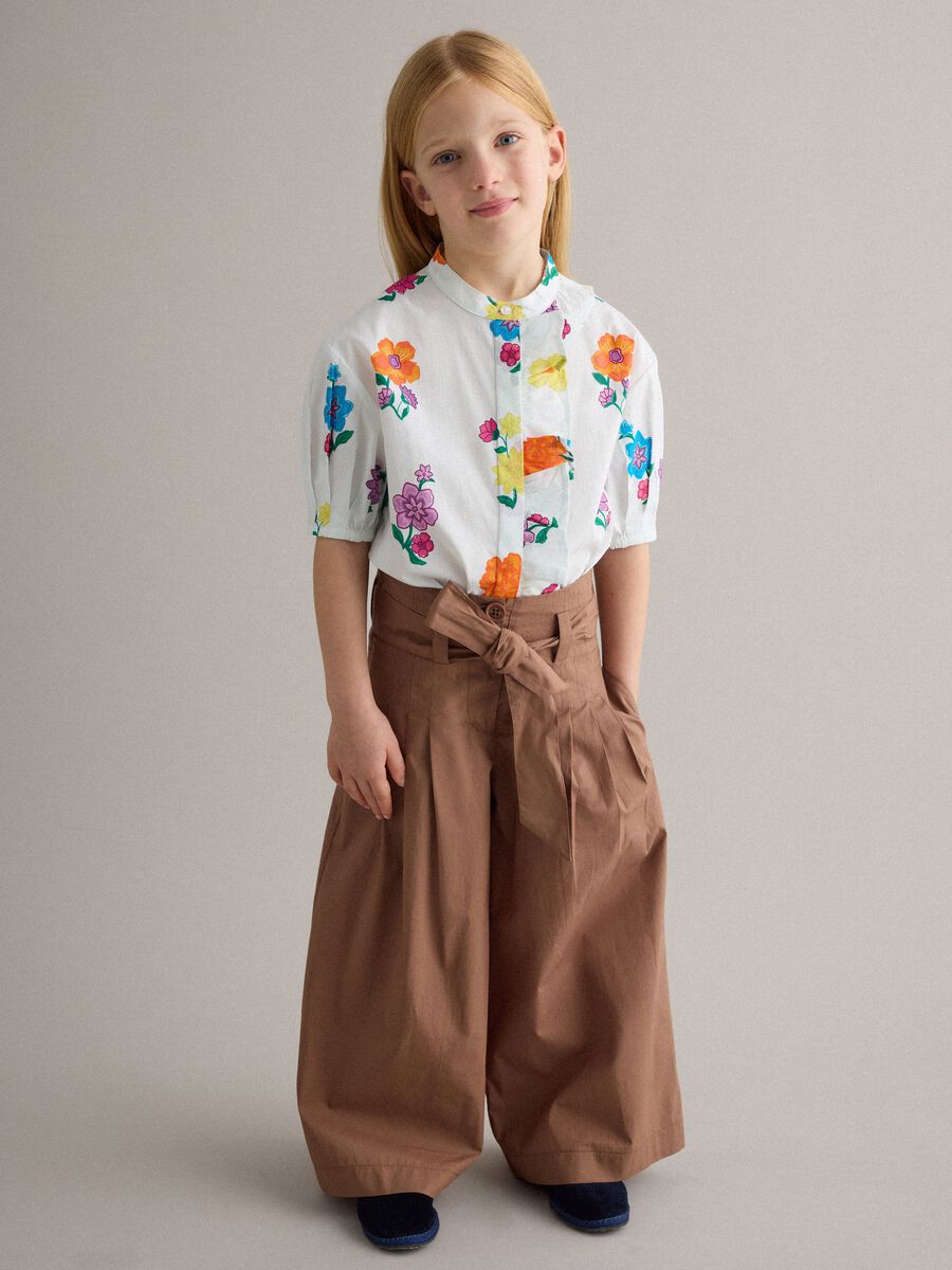 Pantaloni in puro cotone marroni da bambina wide leg con fiocco_0