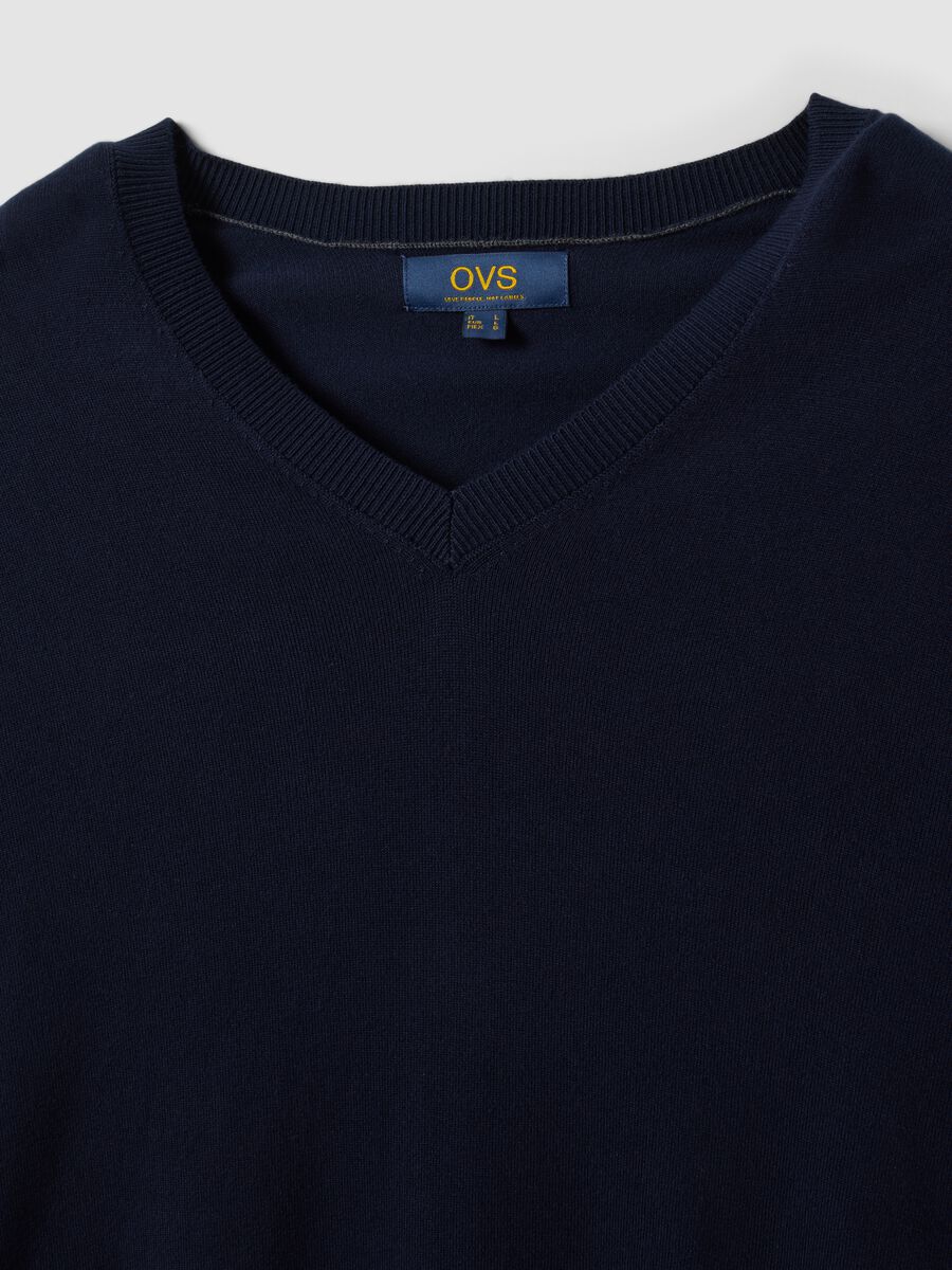 Maglia blu in misto viscosa con scollo a V regular fit_1
