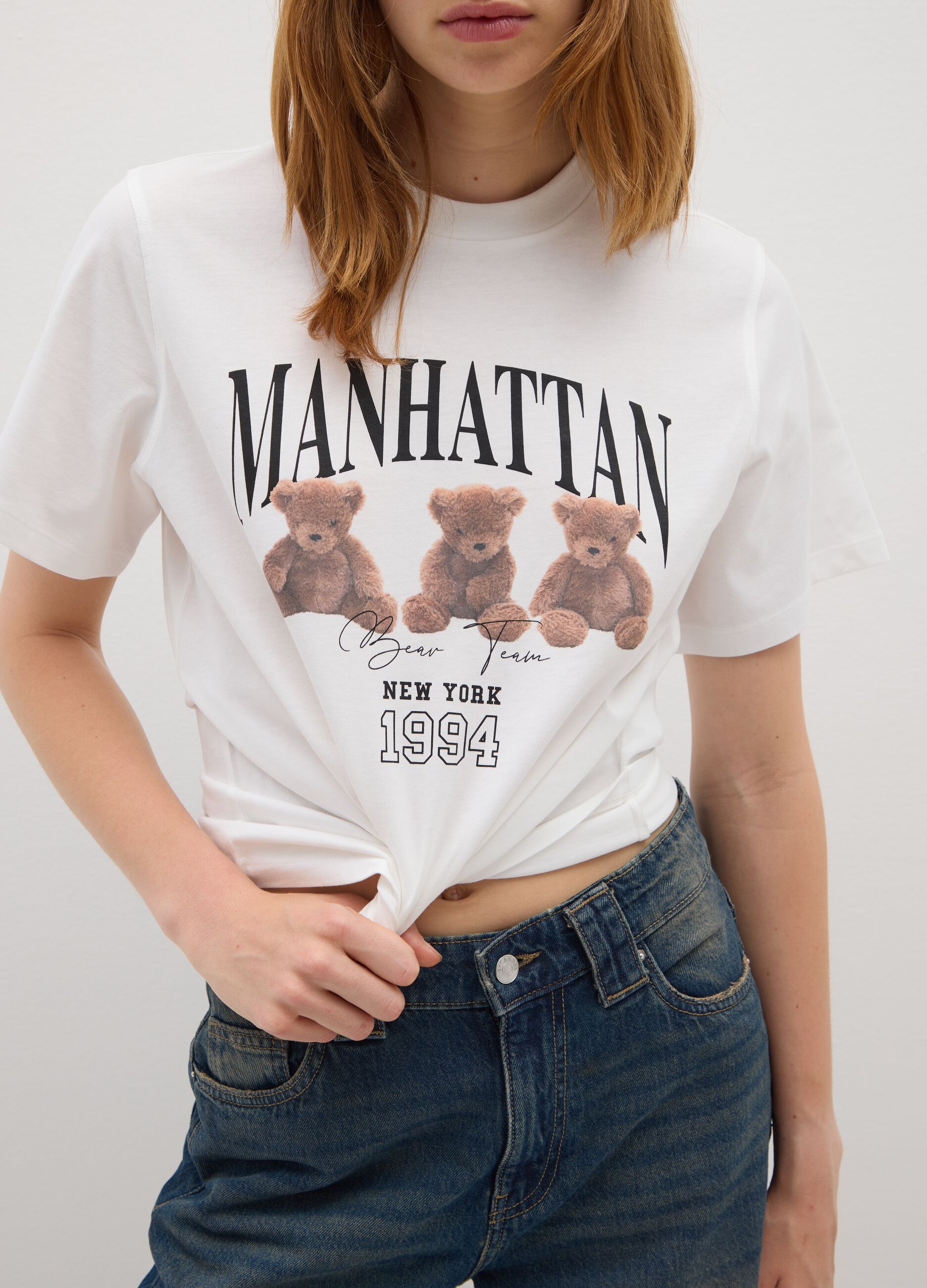 T-shirt in puro cotone bianca relaxed fit con stemma