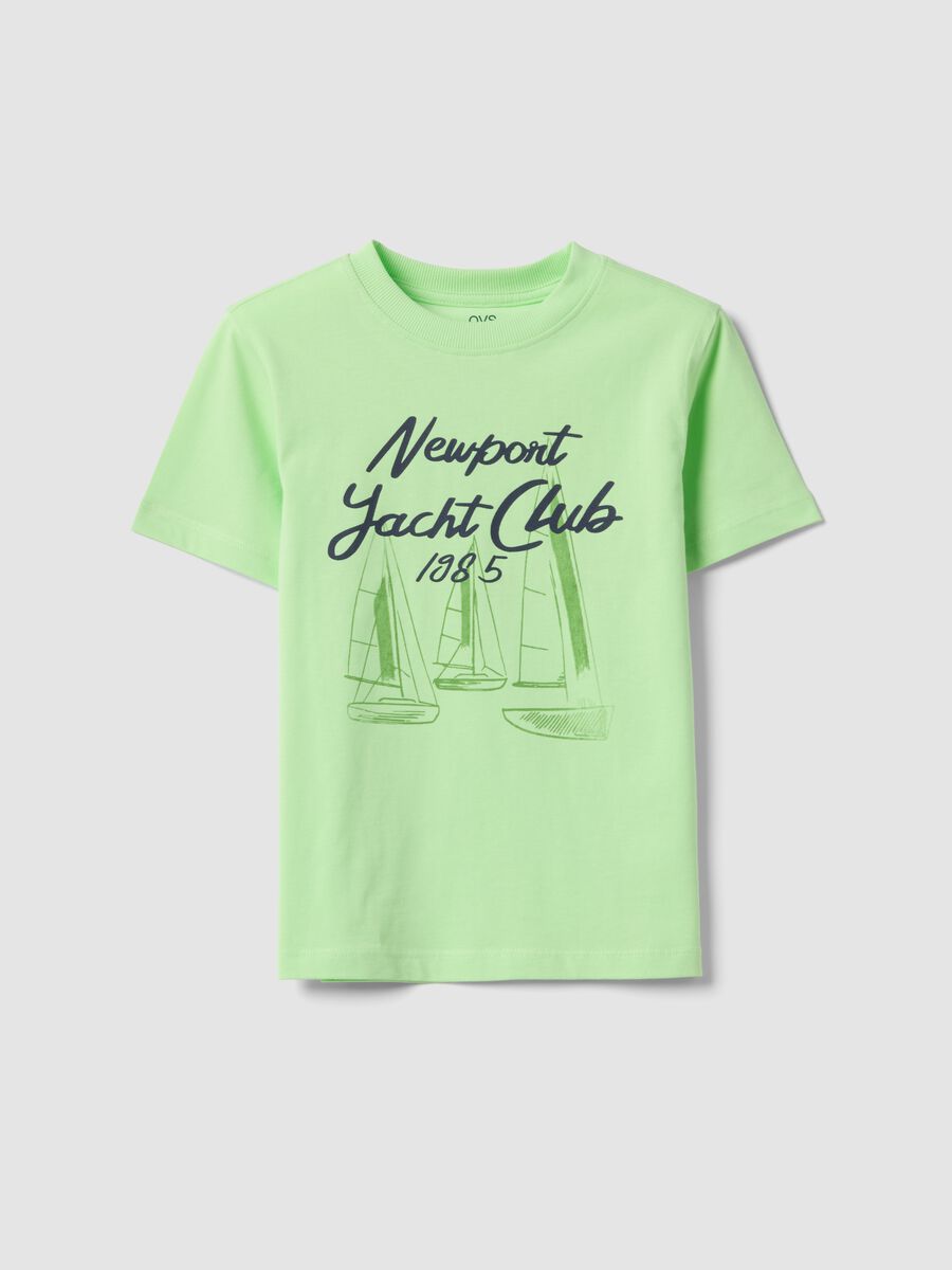 T-shirt verde in puro cotone da bambino con stampe vela_0