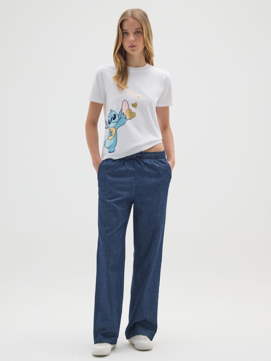 T-shirt in puro cotone bianca regular fit con stampa Stitch_1