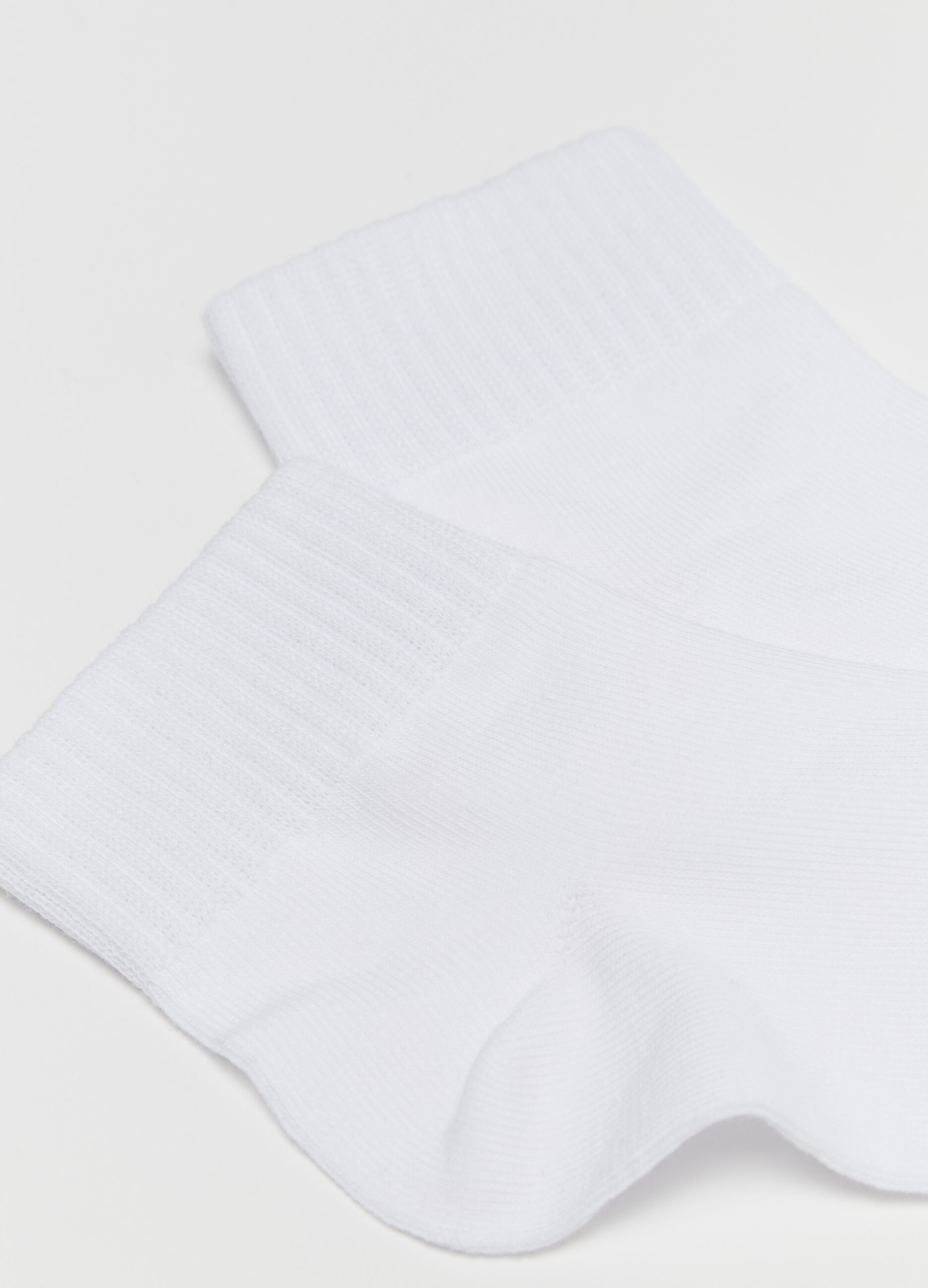 Three-pair pack short solid colour socks