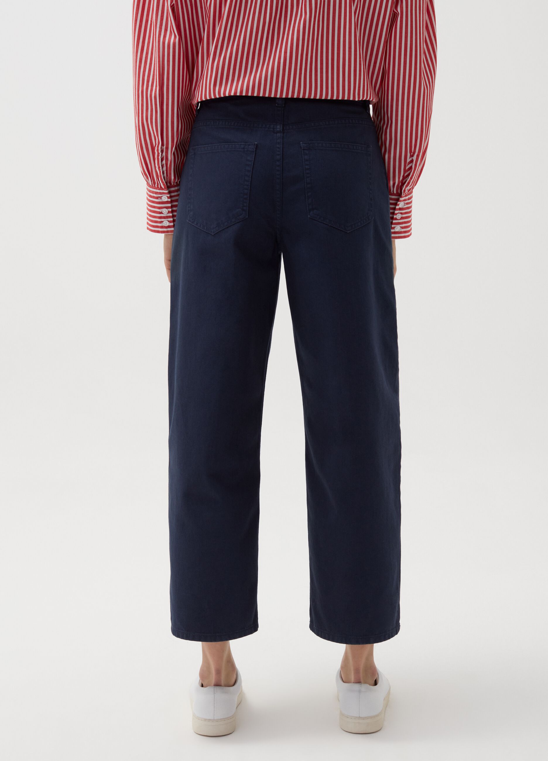 Solid colour straight-fit jeans