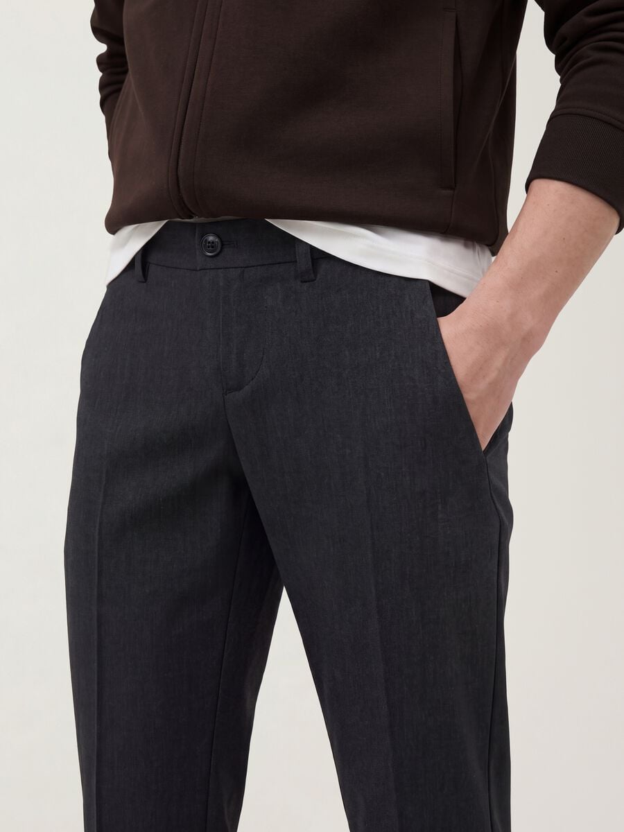 Pantaloni chino grigi in twill di viscosa elasticizzata slim fit_3