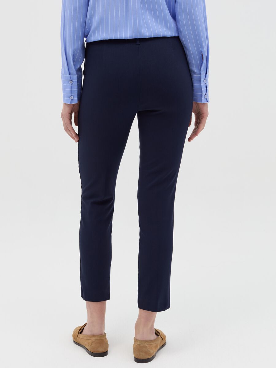 Slim-fit ankle-length chinos_3