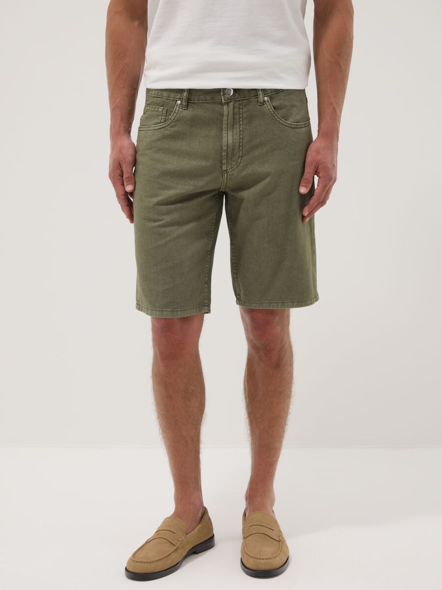 Green linen and cotton-blend five-pocket Bermuda shorts_2