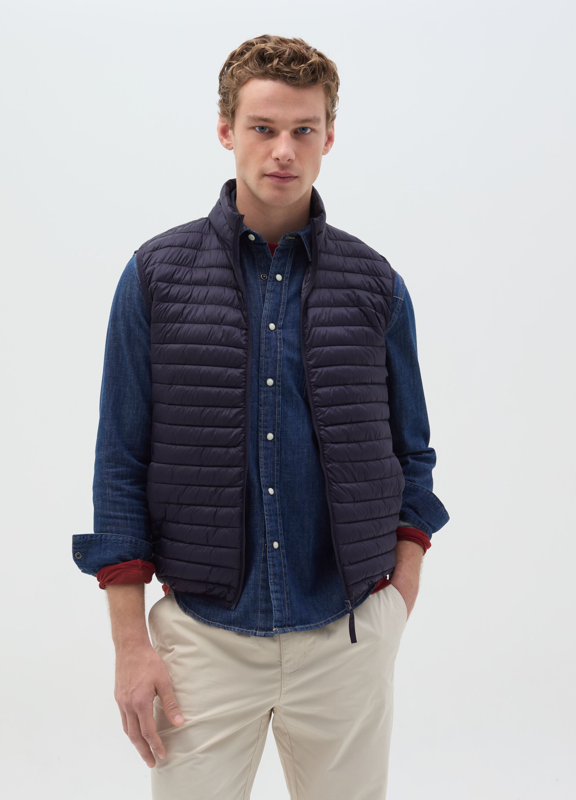 Full-zip ultralight gilet with high neck
