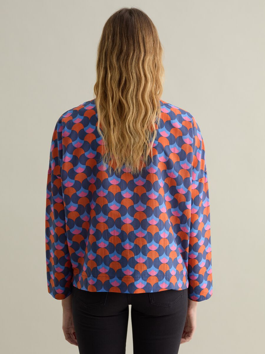 Blouse with optical pattern and V neck_2