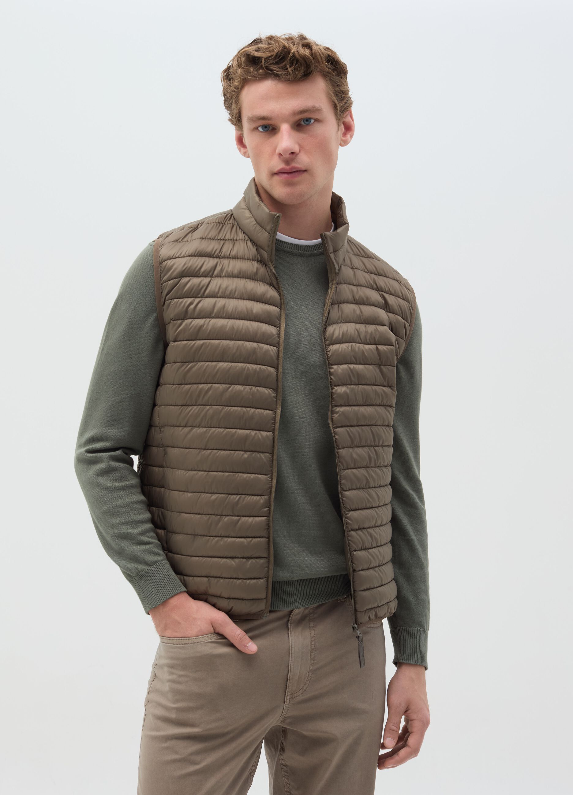 Essential full-zip ultralight gilet